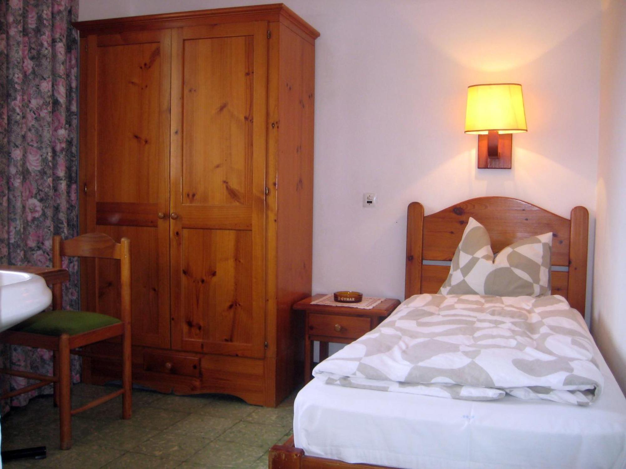 Pension Casa Austria Calella Bagian luar foto