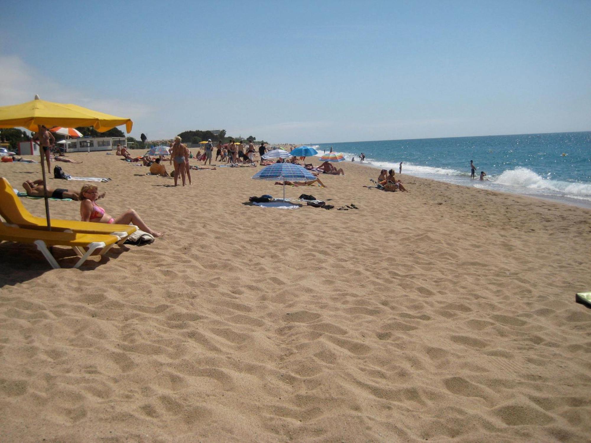 Pension Casa Austria Calella Bagian luar foto