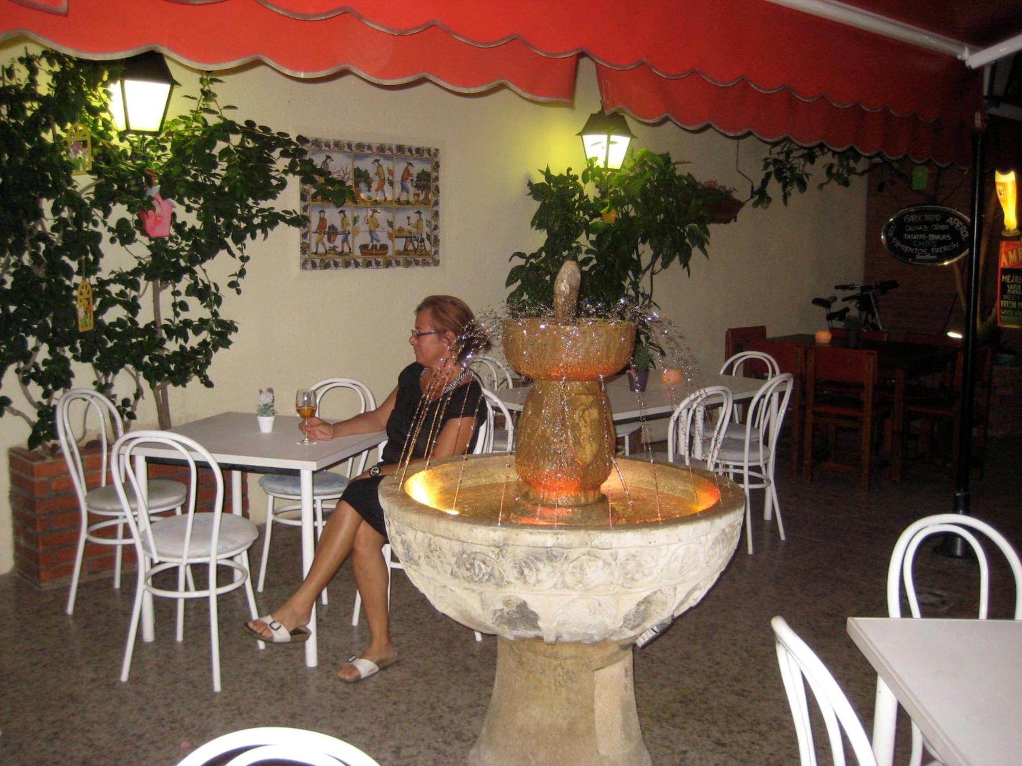 Pension Casa Austria Calella Bagian luar foto