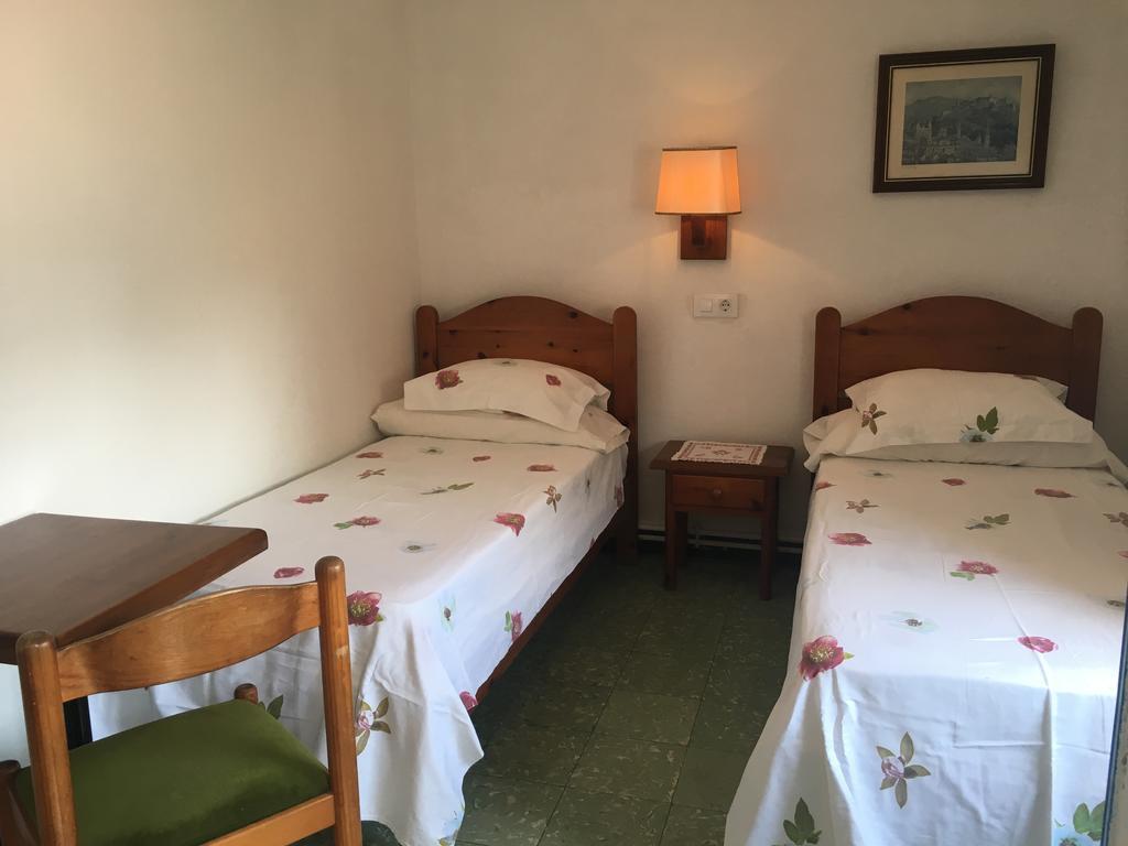 Pension Casa Austria Calella Bagian luar foto