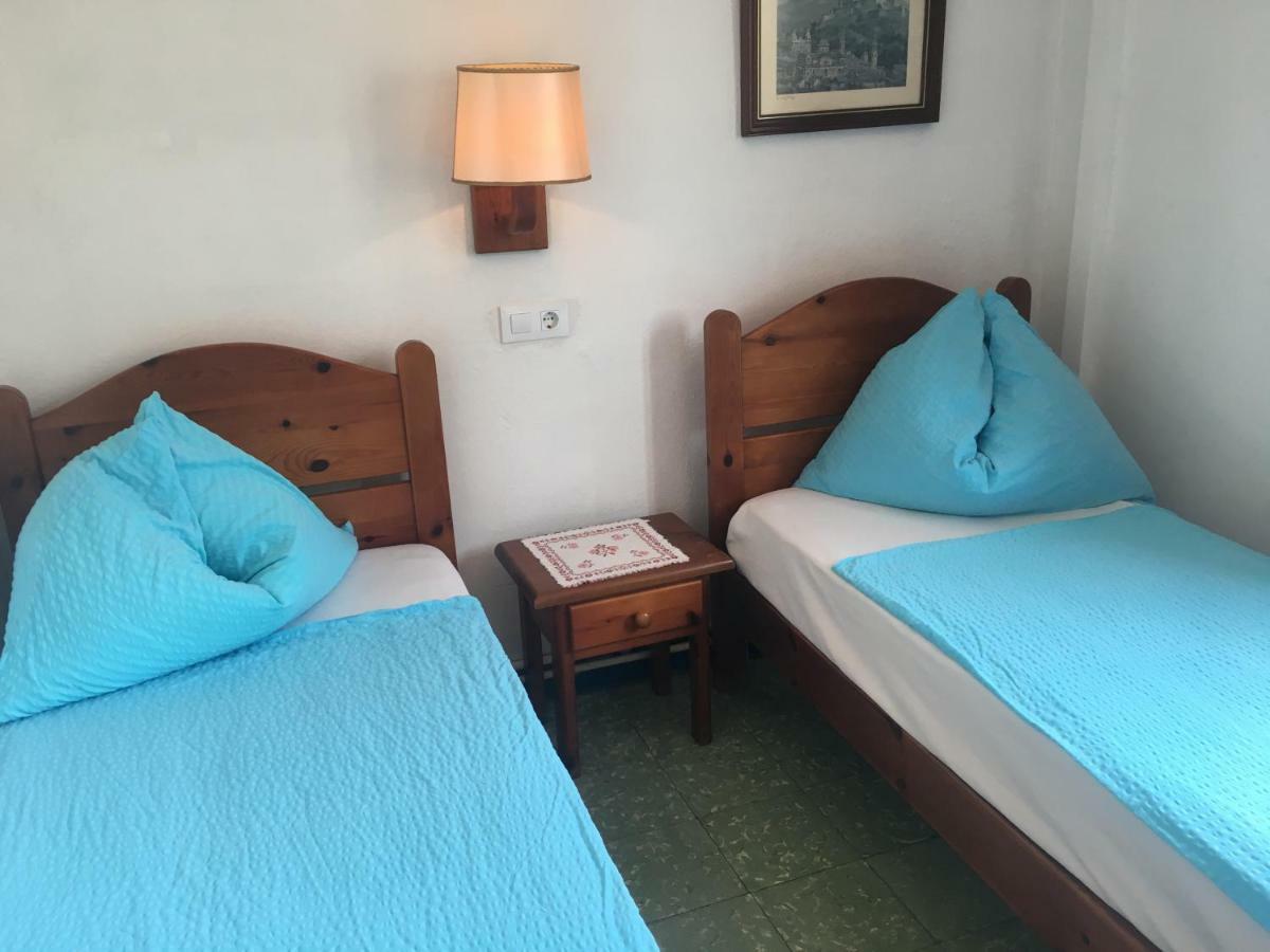 Pension Casa Austria Calella Bagian luar foto