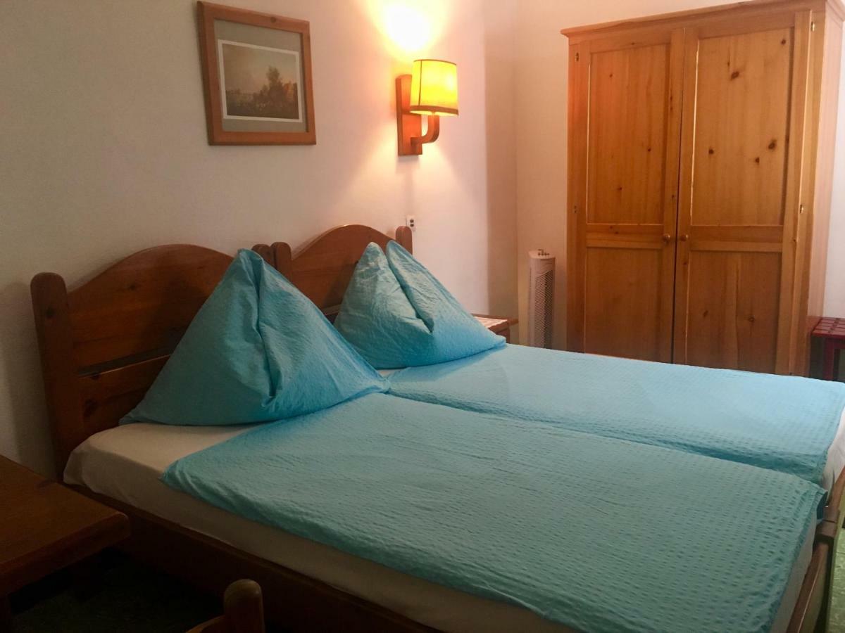 Pension Casa Austria Calella Bagian luar foto